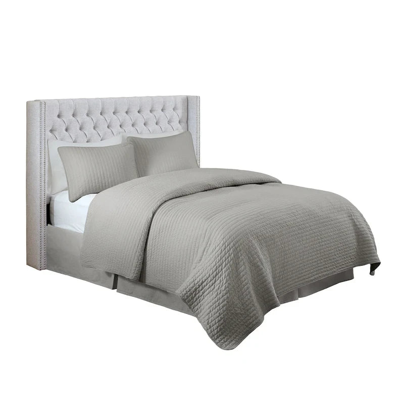 Tête de lit capitonnée à oreilles avec boutons touffetés et clous décoratifs