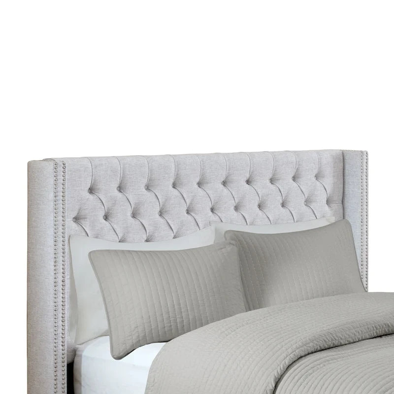Tête de lit capitonnée à oreilles avec boutons touffetés et clous décoratifs