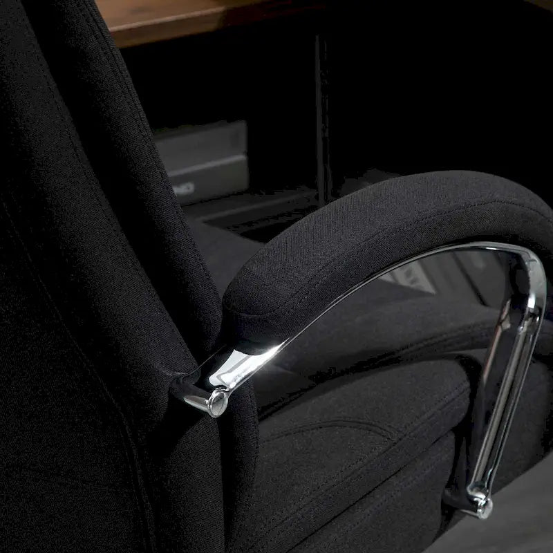 Chaise de bureau pivotante à dossier haut, ergonomique en tissu de lin, avec accoudoirs, réglable en hauteur.