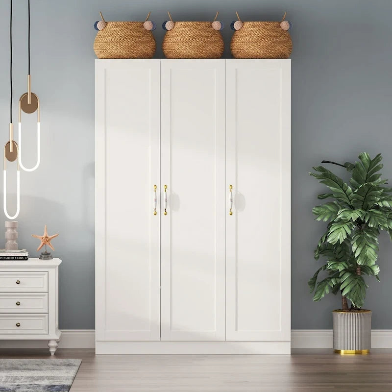 Armoire de 47,2 W avec trois portes, deux tringles à vêtements, poignée florale dorée