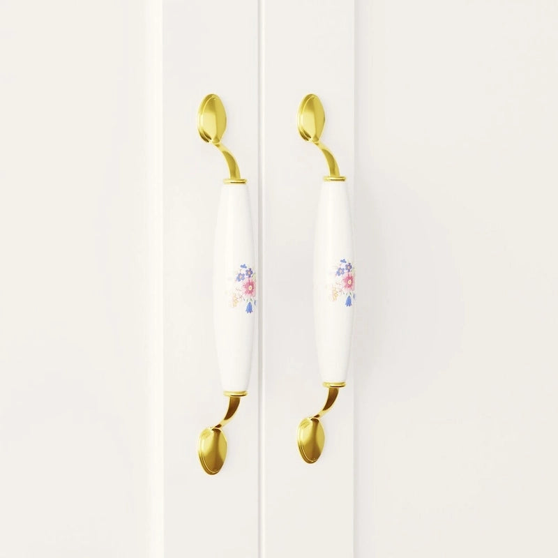 Armoire de 47,2 W avec trois portes, deux tringles à vêtements, poignée florale dorée